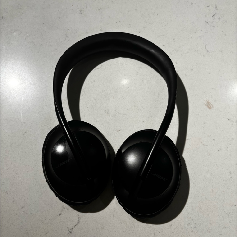 Bose 700 Noise Cancelling Bluetooth Headphones – Black – Case & Audio Cable